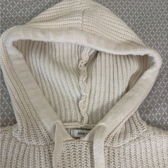 XS Nine West Cream Hooded Sweater - Picture 7 of 11